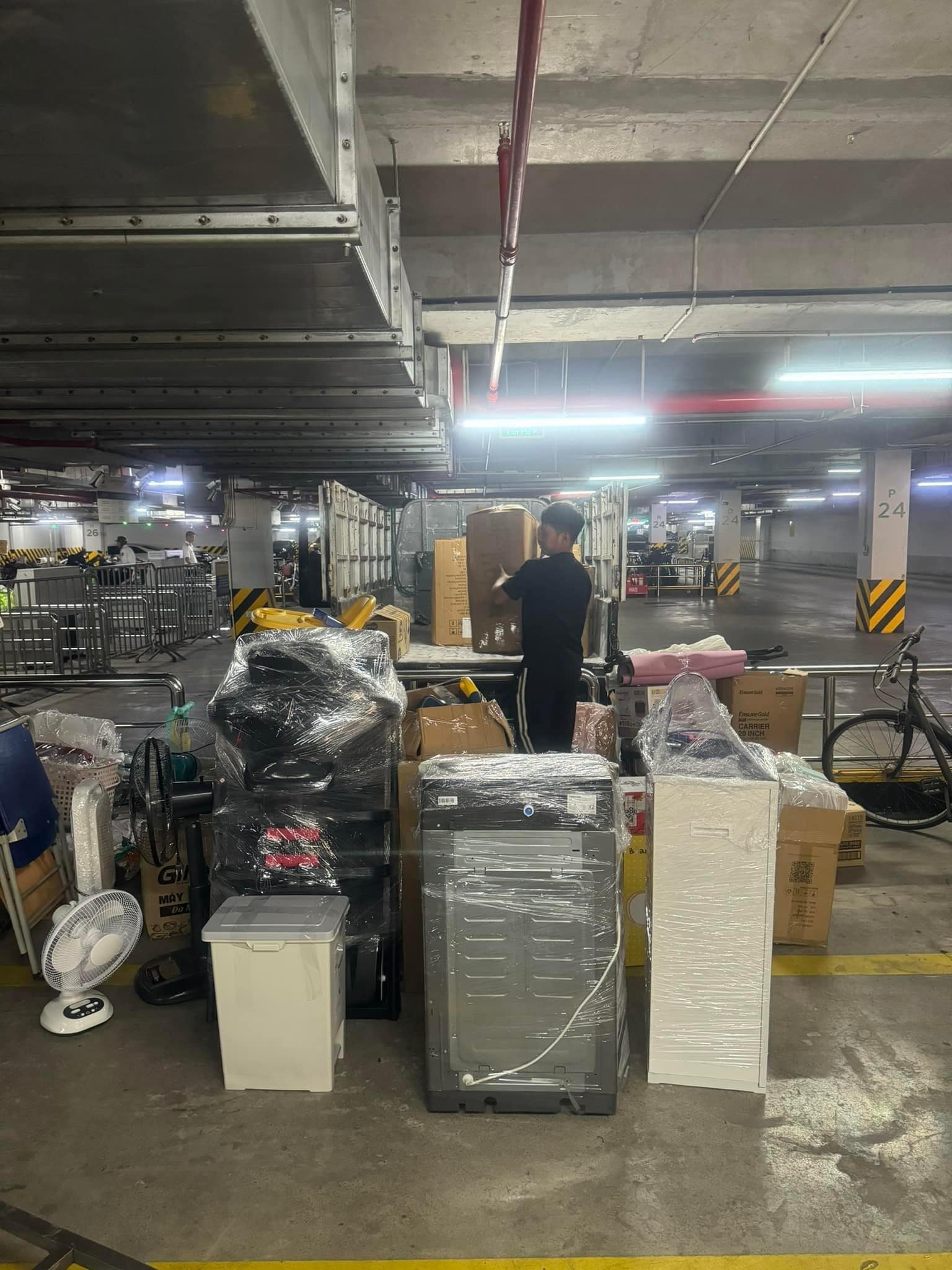 chuyển đồ sinh viên